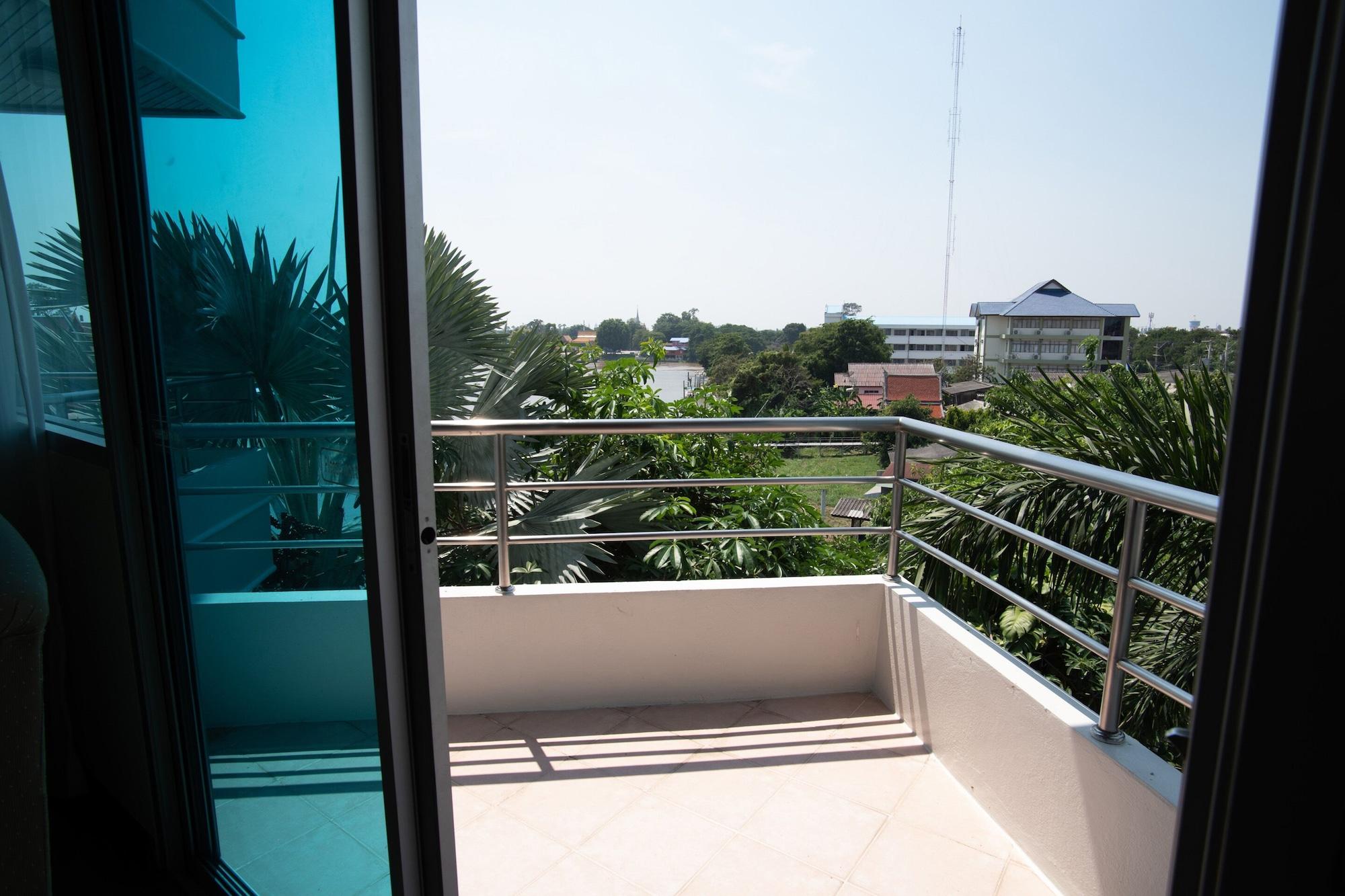 Ayutthaya River View Hotel Extérieur photo